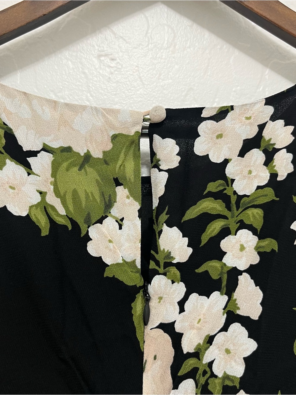 Reformation Magnus Floral Tiered Ruffle Chiffon Maxi Dress in Raven Size 12 - Picture 8 of 11